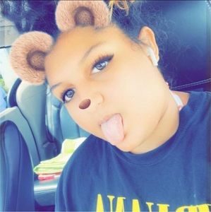 Meet your Posher, Annagrace